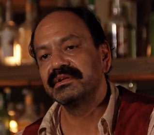 наглый бармен